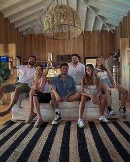 Zaira Nara feet photo thumbnail