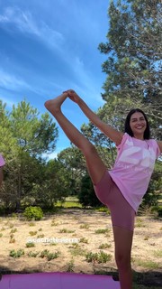Zaira Nara feet photo thumbnail