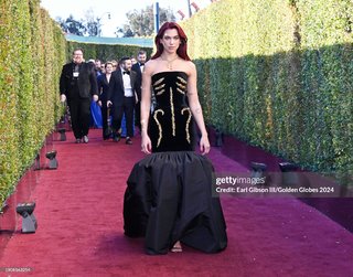 Dua Lipa feet photo thumbnail
