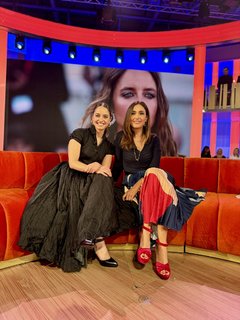 Caterina Balivo feet photo thumbnail