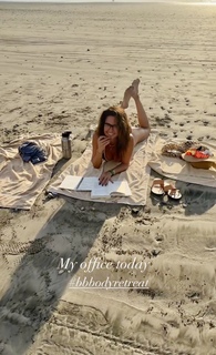 Brooke Burke feet photo thumbnail