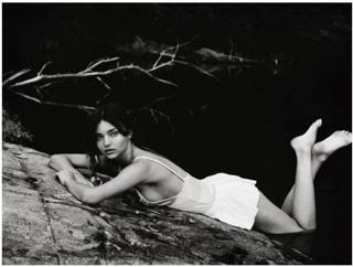 Miranda Kerr feet photo thumbnail