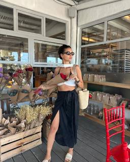 Zaira Nara feet photo thumbnail