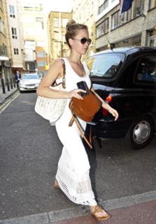 Jennifer Lawrence feet photo thumbnail