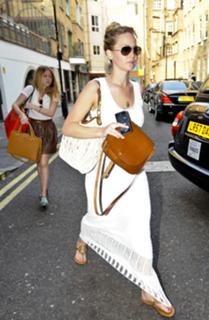 Jennifer Lawrence feet photo thumbnail