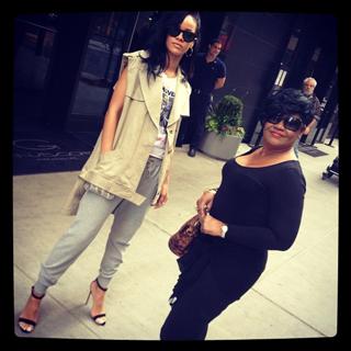 Rihanna feet photo thumbnail