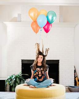 Tiffani Thiessen feet photo thumbnail