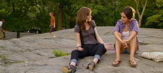 Mila Kunis feet photo thumbnail