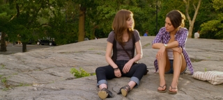 Mila Kunis feet photo thumbnail