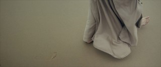 Emilia Clarke feet photo 5