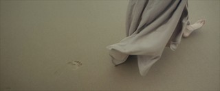Emilia Clarke feet photo 4