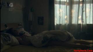 Kaya Scodelario feet photo thumbnail
