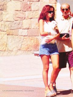 Natalia Oreiro feet photo thumbnail