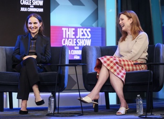 Julianne Moore feet photo thumbnail