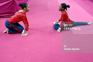 Aly Raisman feet photo thumbnail