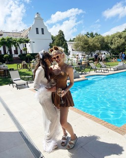 Pixie Lott feet photo thumbnail