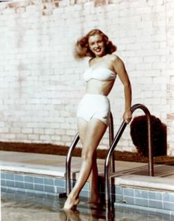 Marilyn Monroe feet photo thumbnail