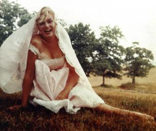 Marilyn Monroe feet photo thumbnail