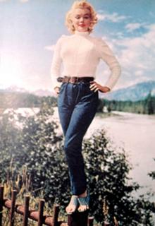 Marilyn Monroe feet photo thumbnail