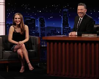 Natalie Portman feet photo thumbnail