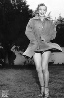 Marilyn Monroe feet photo thumbnail