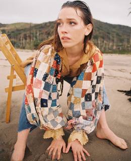 Victoria Pedretti feet photo 1