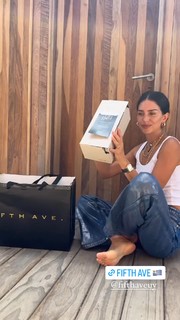 Zaira Nara feet photo thumbnail