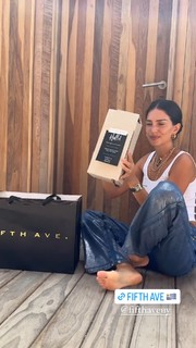 Zaira Nara feet photo thumbnail
