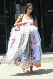 Jordana Brewster feet photo thumbnail