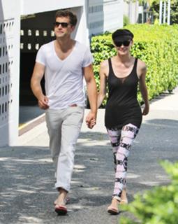 Diane Kruger feet photo thumbnail