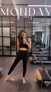 Hansika Motwani feet photo thumbnail