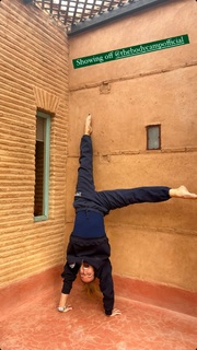 Gabby Logan feet photo 5
