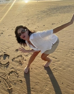 Lali Espósito feet photo 5