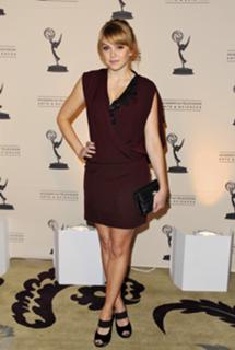 Aimee Teegarden feet photo thumbnail