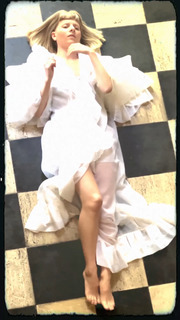 Aurora Aksnes feet photo thumbnail