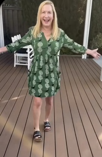Angela Kinsey feet photo thumbnail