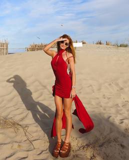 Marina Ruy Barbosa feet photo thumbnail