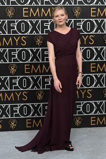Kirsten Dunst feet photo thumbnail