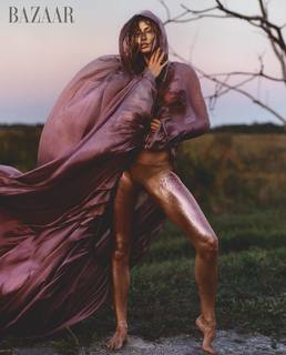 Gisele Bündchen feet photo thumbnail