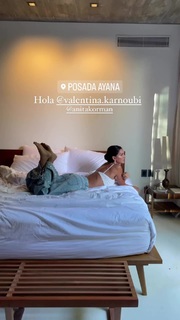 Zaira Nara feet photo thumbnail