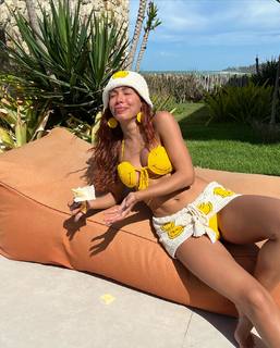 Anitta feet photo thumbnail