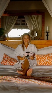 Justine Ezarik feet photo thumbnail