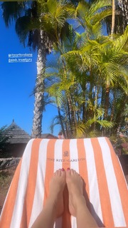Lisa Snowdon feet photo thumbnail