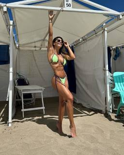 Sol Pérez feet photo thumbnail