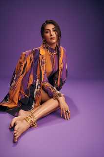 Pooja Hegde feet photo thumbnail