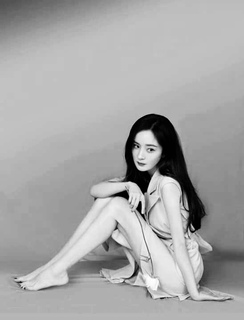 Mi Yang feet photo thumbnail