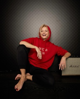 Malgorzata Kozuchowska feet photo thumbnail