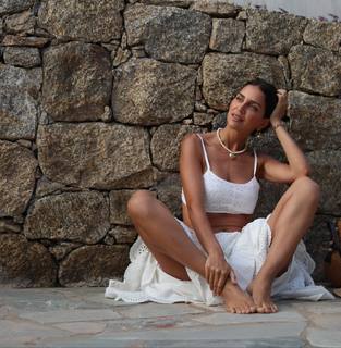 Zaira Nara feet photo thumbnail