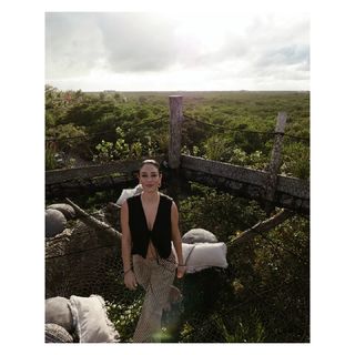 Blanca Suárez feet photo thumbnail