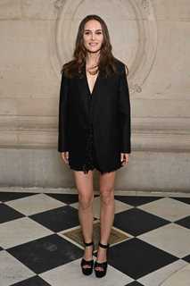 Natalie Portman feet photo thumbnail
